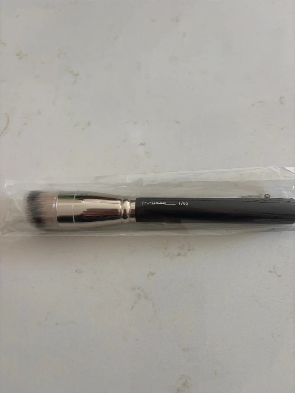 MAC Cosmetics Angled Face Brush  170 S- Black Handle, Two-Tone Bristles